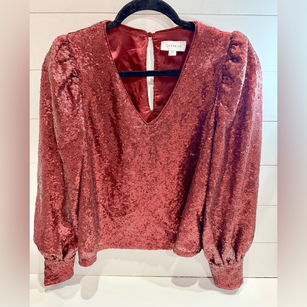 Evereve “CeCe” Women’s Sequin Top in Dark Wine, Size XS